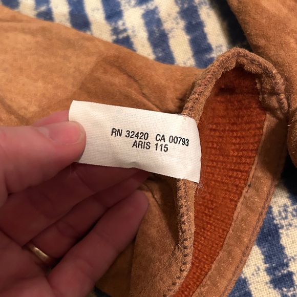 Vintage Brown Suede Isotoner Gloves - Picture 5 of 9